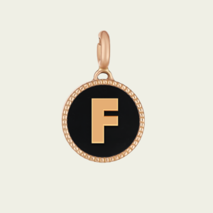 Médaille  initiale, fonds onyx