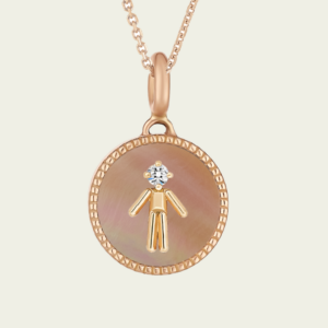 Médaille garçon diamant, fonds nacre rose